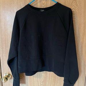MAKE OFFERS‼️ NIKE Dri-Fit Black Long sleeved-cropped Sweater size M
